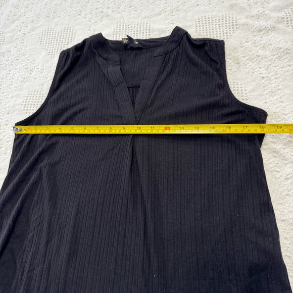 W5 Flowy Black Sleeveless Top (S) - Picture 5 of 6